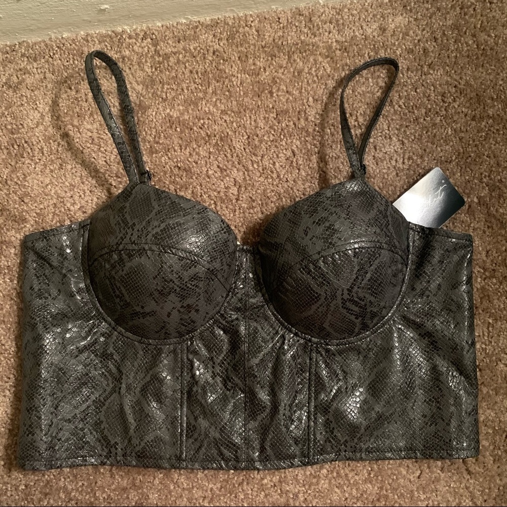 🎅🏼 2 for $25 🎅🏼 SAY WHAT snakeskin bustier size US XL